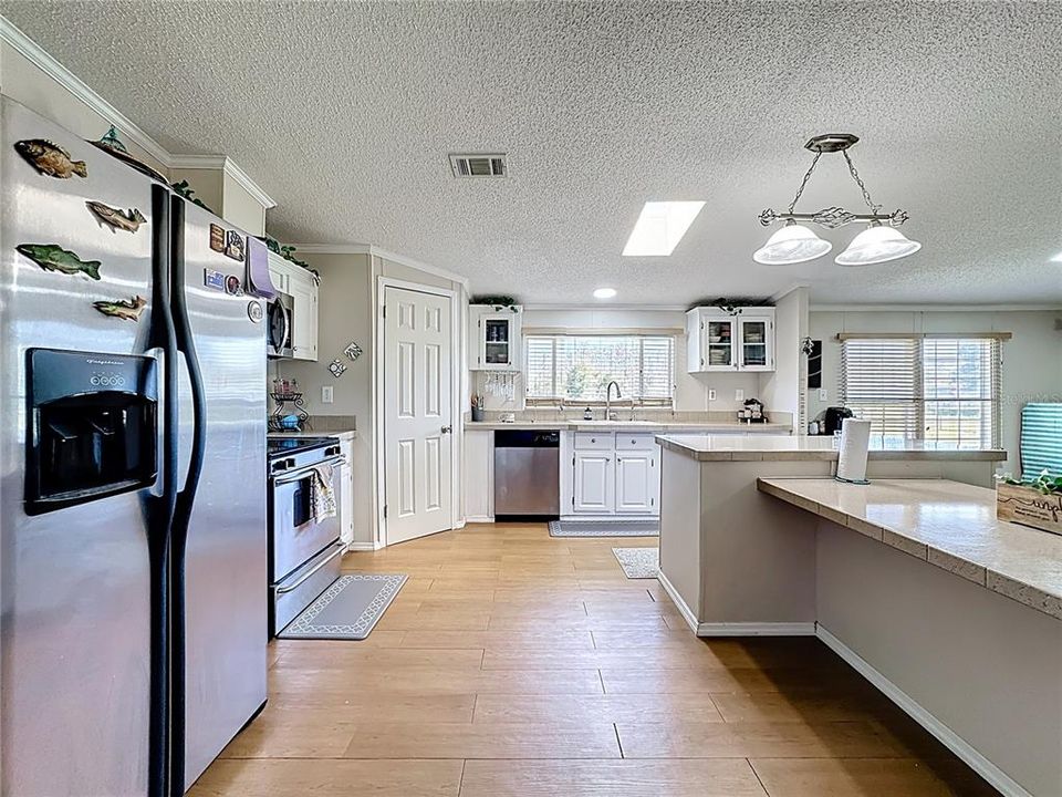 For Sale: $295,000 (4 beds, 2 baths, 2280 Square Feet)