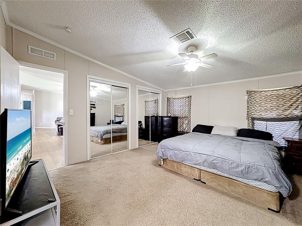 For Sale: $295,000 (4 beds, 2 baths, 2280 Square Feet)