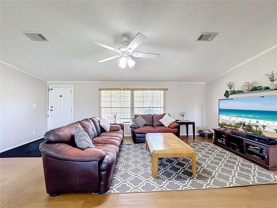 For Sale: $295,000 (4 beds, 2 baths, 2280 Square Feet)