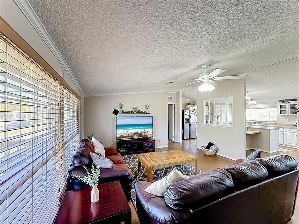 For Sale: $295,000 (4 beds, 2 baths, 2280 Square Feet)