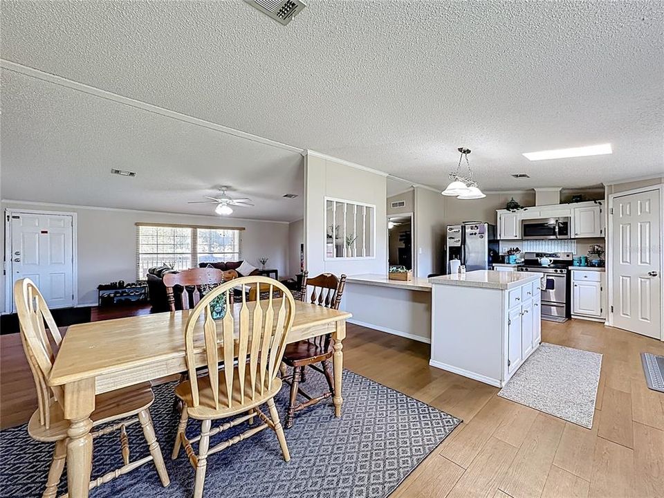 For Sale: $295,000 (4 beds, 2 baths, 2280 Square Feet)