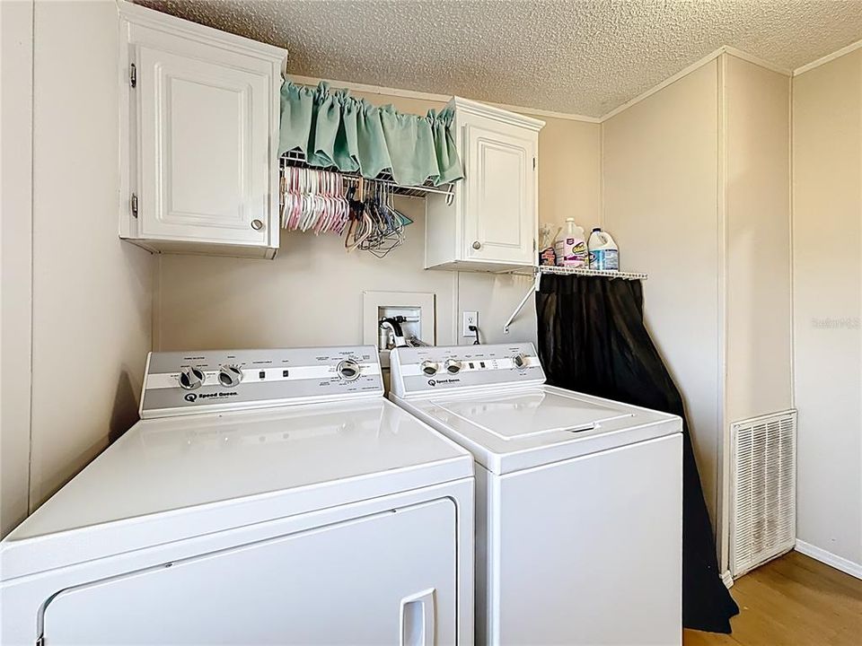 For Sale: $295,000 (4 beds, 2 baths, 2280 Square Feet)