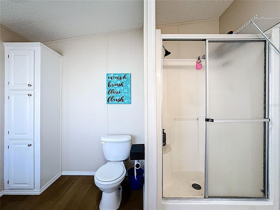 For Sale: $295,000 (4 beds, 2 baths, 2280 Square Feet)