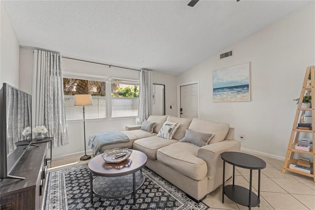 En Renta: $4,700 (3 camas, 2 baños, 1178 Pies cuadrados)