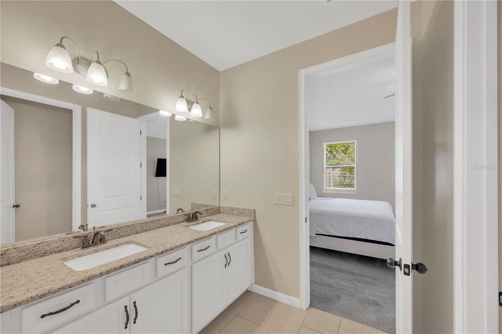 待售: $475,000 (4 贝兹, 3 浴室, 2378 平方英尺)