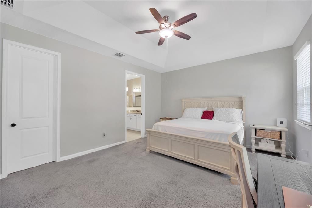 待售: $475,000 (4 贝兹, 3 浴室, 2378 平方英尺)