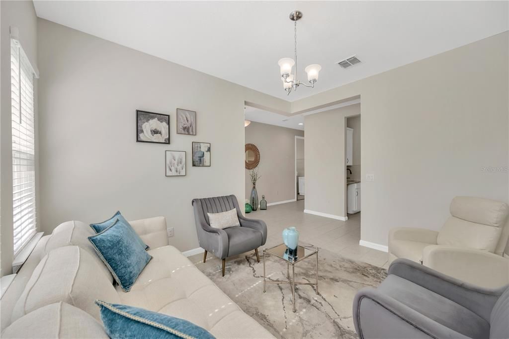 待售: $475,000 (4 贝兹, 3 浴室, 2378 平方英尺)