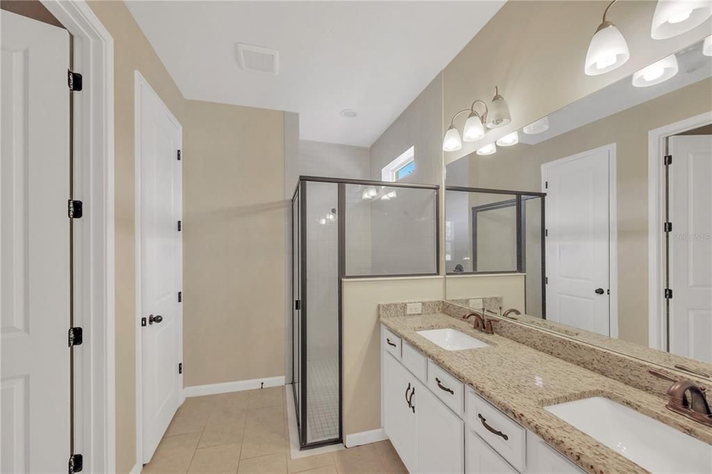 待售: $475,000 (4 贝兹, 3 浴室, 2378 平方英尺)