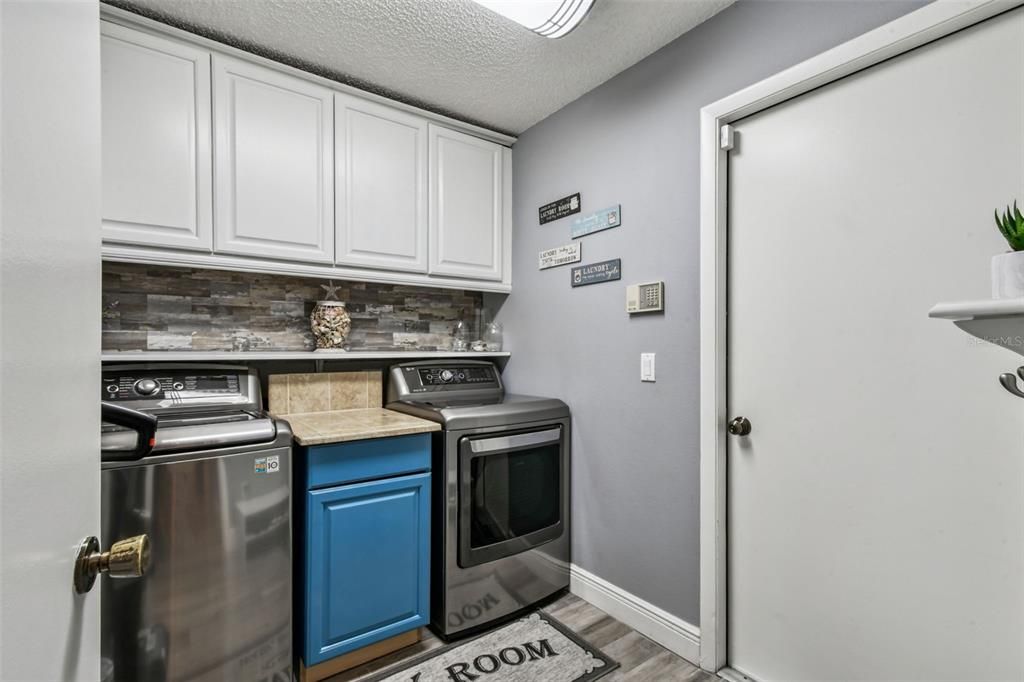 For Sale: $599,900 (4 beds, 2 baths, 2124 Square Feet)