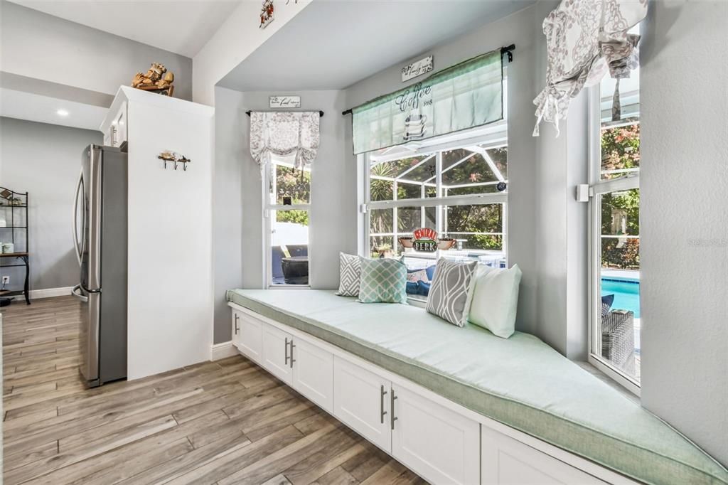 For Sale: $599,900 (4 beds, 2 baths, 2124 Square Feet)