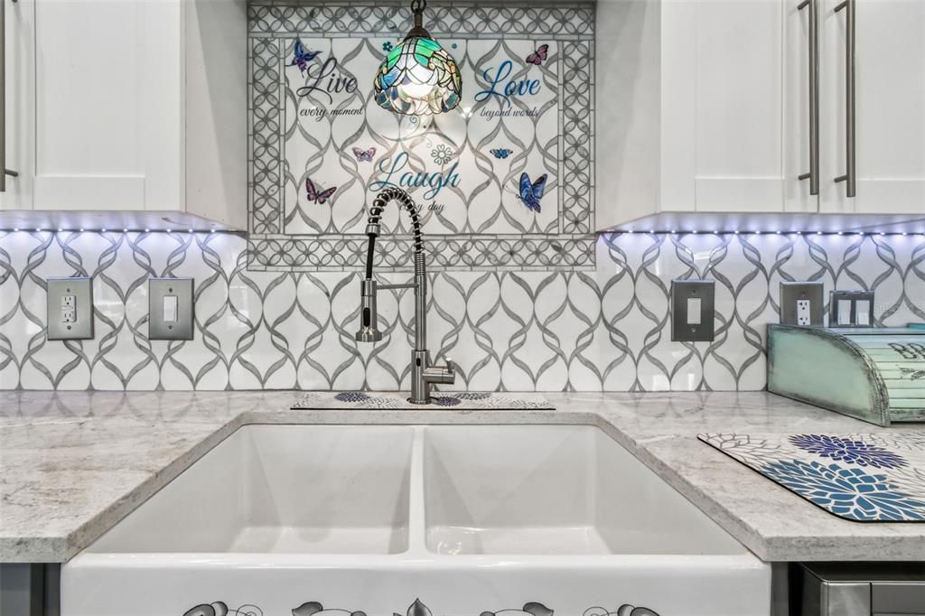 For Sale: $599,900 (4 beds, 2 baths, 2124 Square Feet)