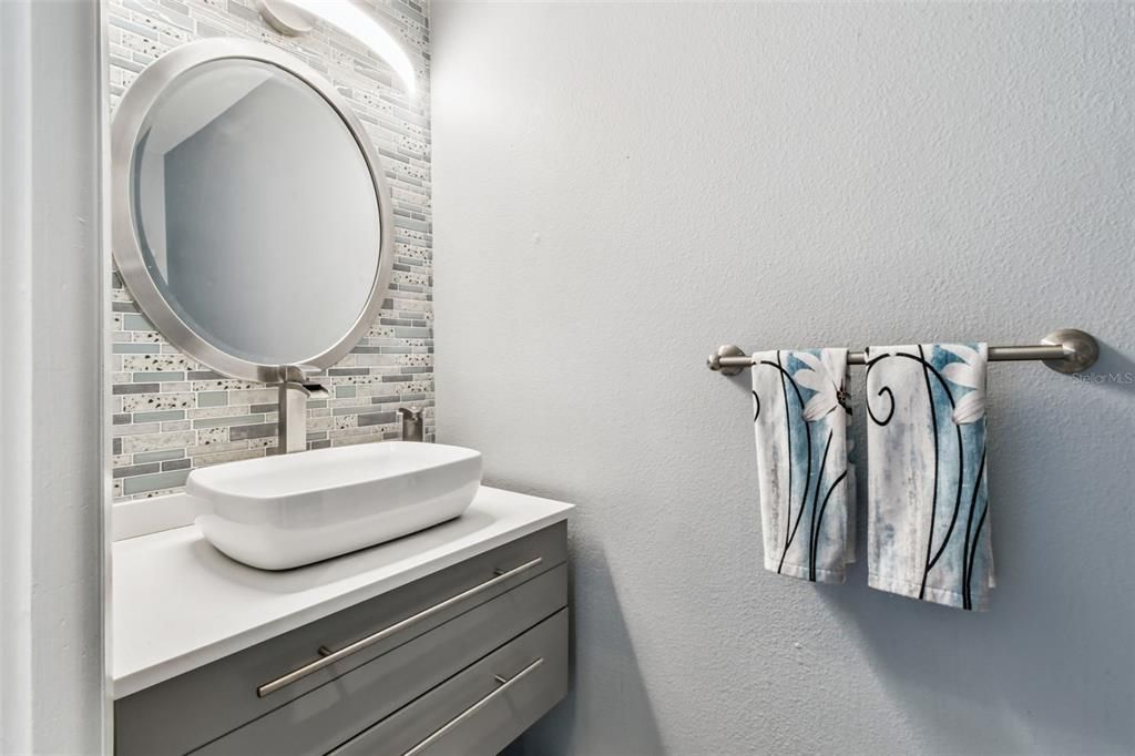 For Sale: $599,900 (4 beds, 2 baths, 2124 Square Feet)