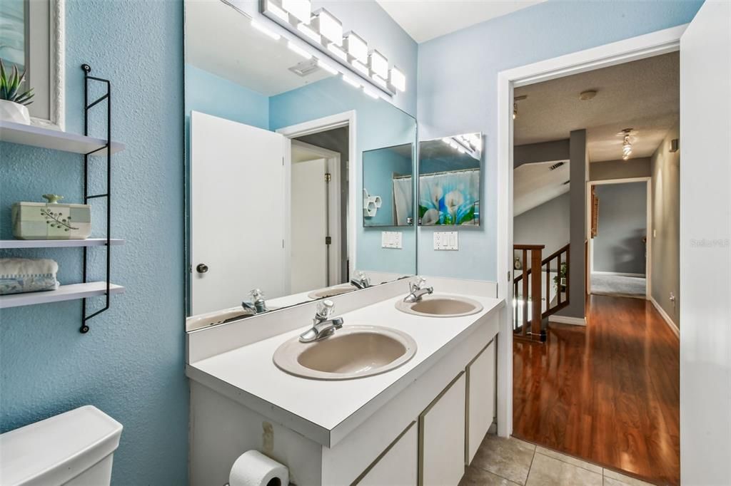 For Sale: $599,900 (4 beds, 2 baths, 2124 Square Feet)