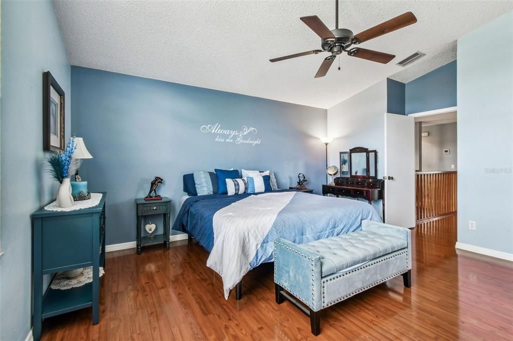 For Sale: $599,900 (4 beds, 2 baths, 2124 Square Feet)