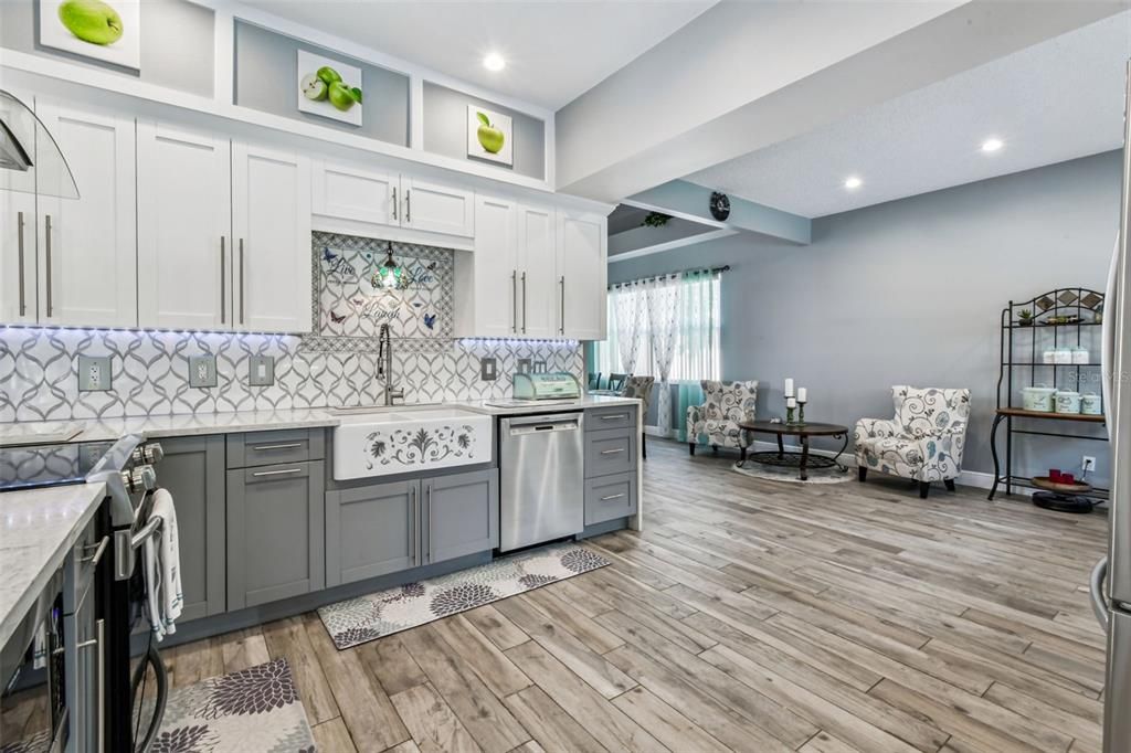 For Sale: $599,900 (4 beds, 2 baths, 2124 Square Feet)