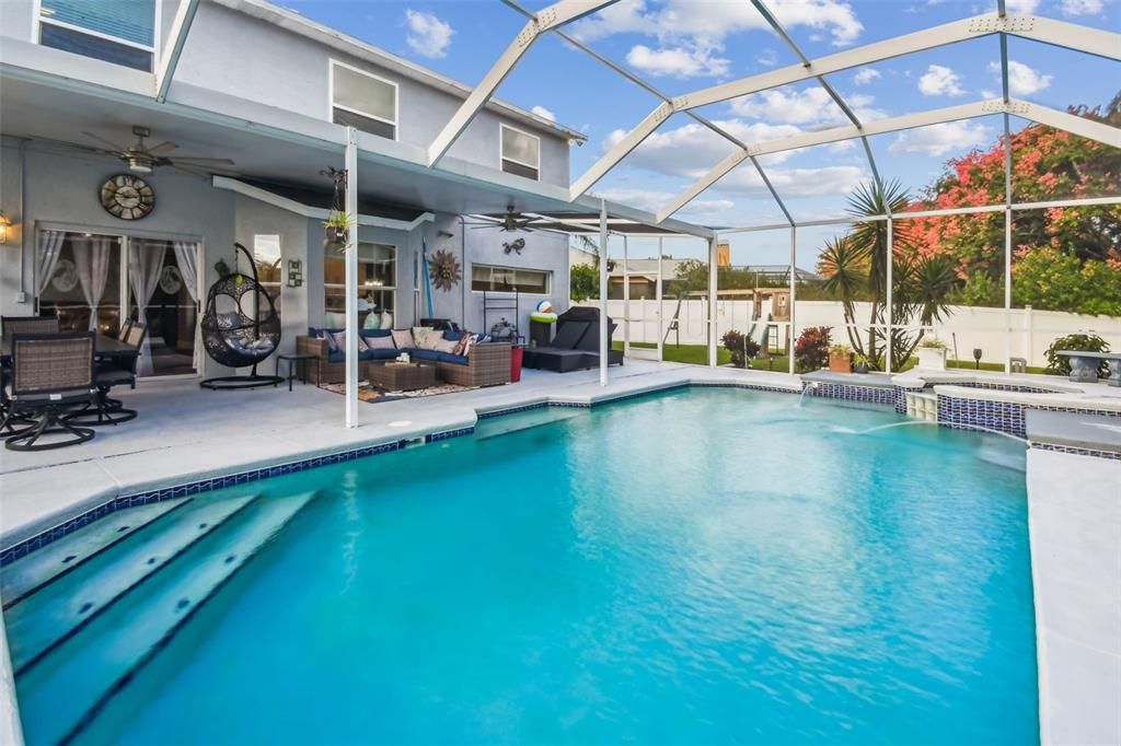 For Sale: $599,900 (4 beds, 2 baths, 2124 Square Feet)