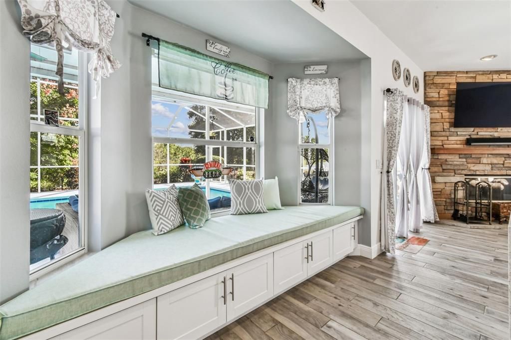 For Sale: $599,900 (4 beds, 2 baths, 2124 Square Feet)