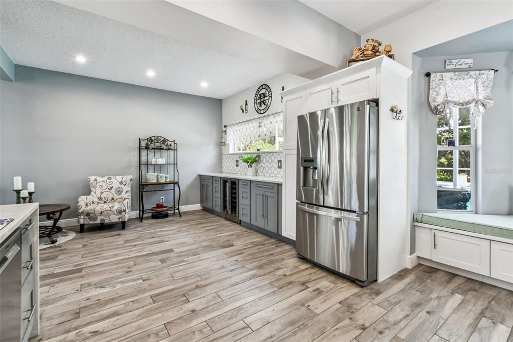 For Sale: $599,900 (4 beds, 2 baths, 2124 Square Feet)