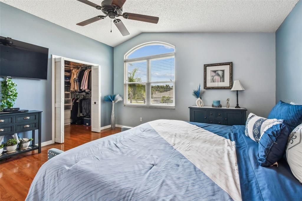 For Sale: $599,900 (4 beds, 2 baths, 2124 Square Feet)