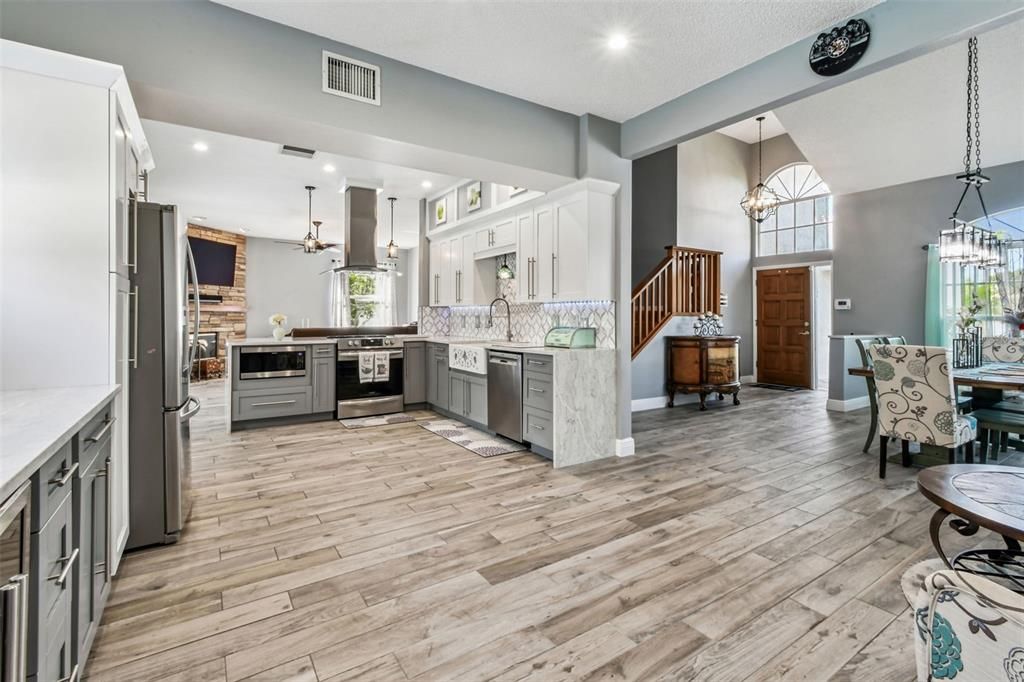 For Sale: $599,900 (4 beds, 2 baths, 2124 Square Feet)