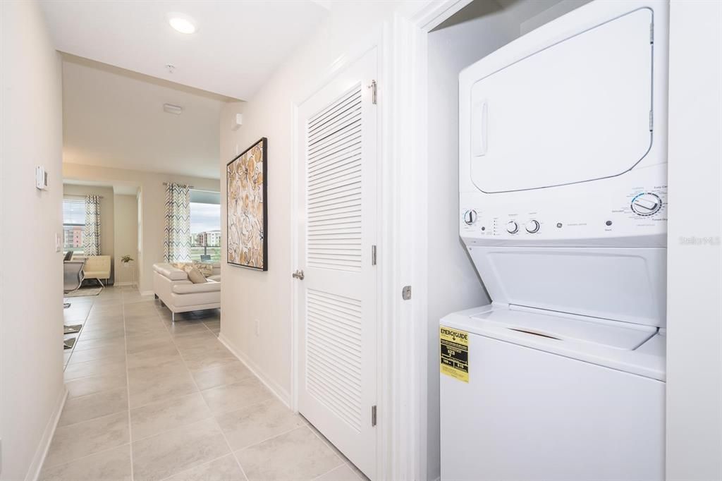 Activo con contrato: $289,900 (2 camas, 2 baños, 1186 Pies cuadrados)