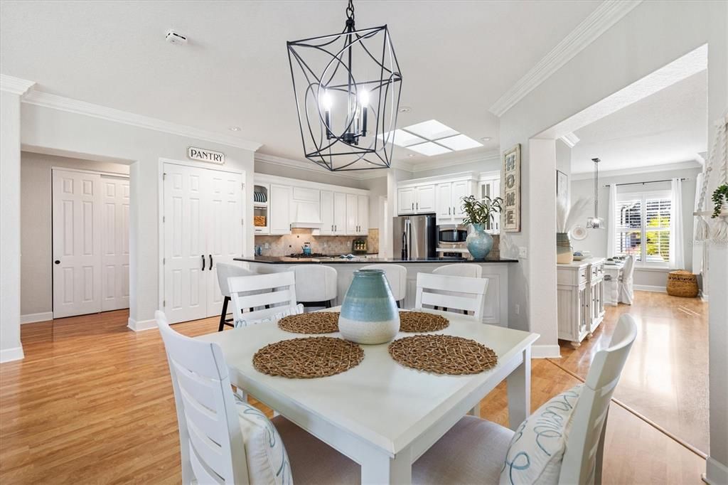 待售: $499,900 (3 贝兹, 2 浴室, 2339 平方英尺)