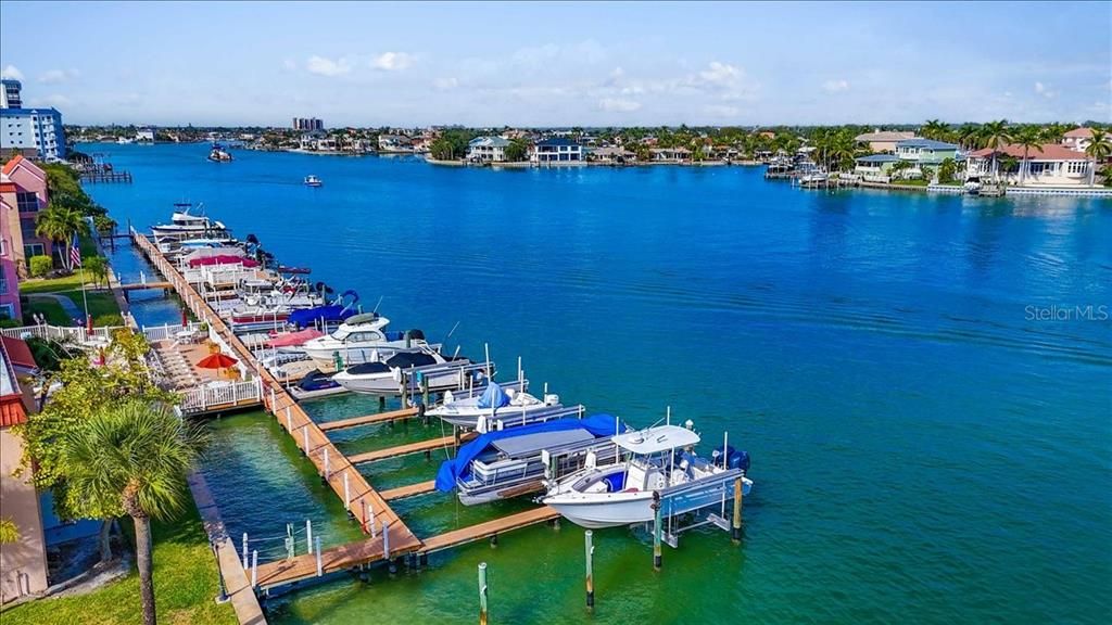 For Sale: $294,999 (2 beds, 1 baths, 760 Square Feet)