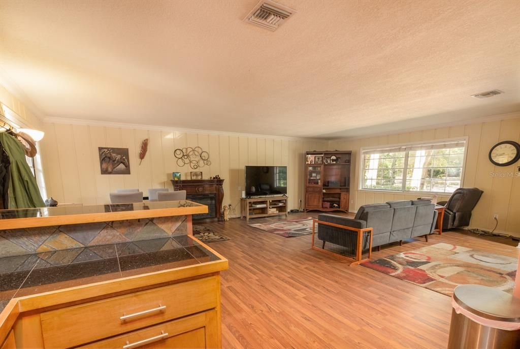 For Sale: $775,000 (3 beds, 2 baths, 1744 Square Feet)