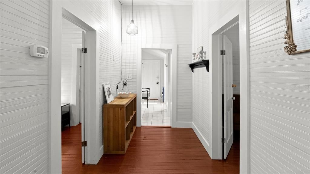 For Sale: $349,999 (4 beds, 2 baths, 1241 Square Feet)