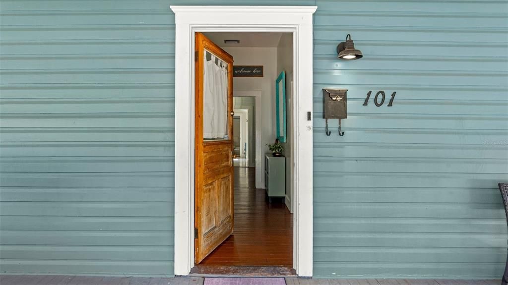 For Sale: $349,999 (4 beds, 2 baths, 1241 Square Feet)