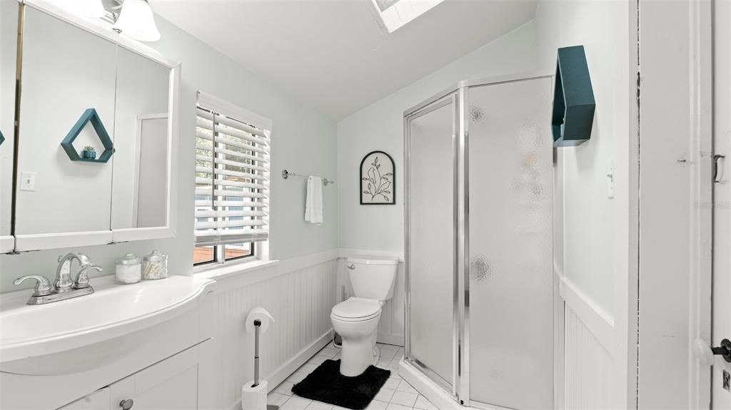 For Sale: $349,999 (4 beds, 2 baths, 1241 Square Feet)