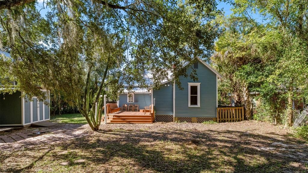 For Sale: $349,999 (4 beds, 2 baths, 1241 Square Feet)