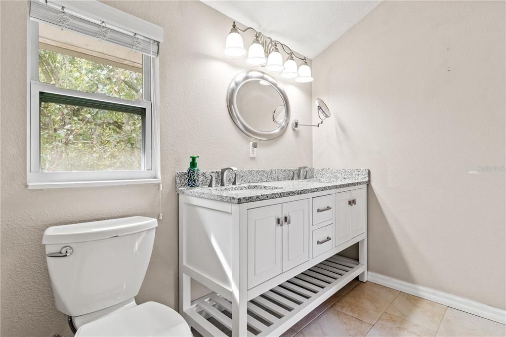 En Venta: $270,000 (3 camas, 3 baños, 1265 Pies cuadrados)