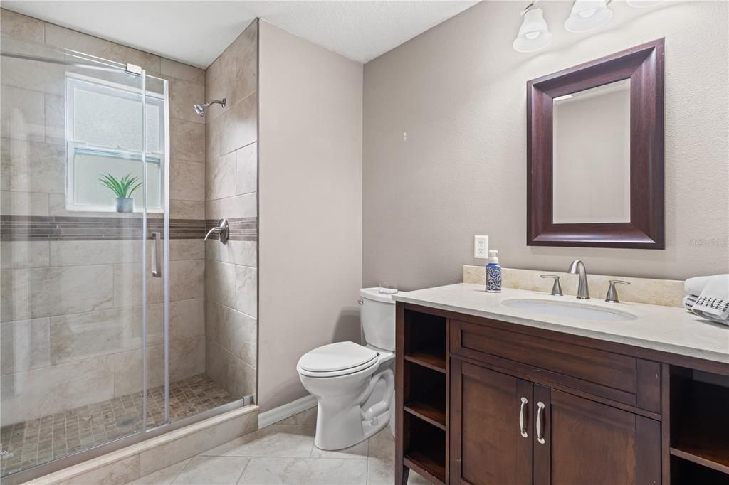 En Venta: $270,000 (3 camas, 3 baños, 1265 Pies cuadrados)