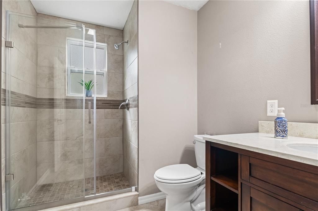 En Venta: $270,000 (3 camas, 3 baños, 1265 Pies cuadrados)