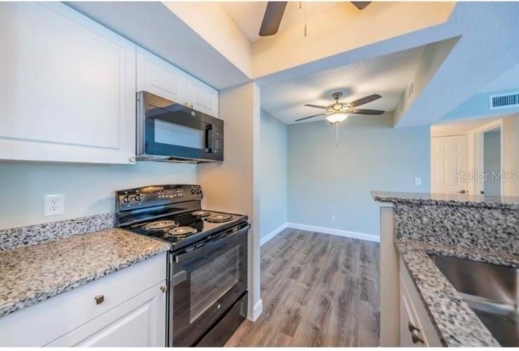 For Rent: $1,475 (1 beds, 1 baths, 642 Square Feet)