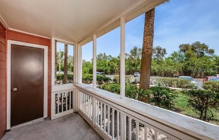 For Rent: $1,475 (1 beds, 1 baths, 642 Square Feet)