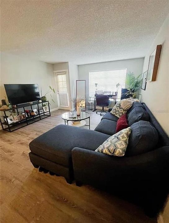 For Rent: $1,475 (1 beds, 1 baths, 642 Square Feet)