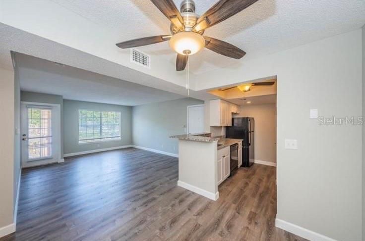 For Rent: $1,475 (1 beds, 1 baths, 642 Square Feet)