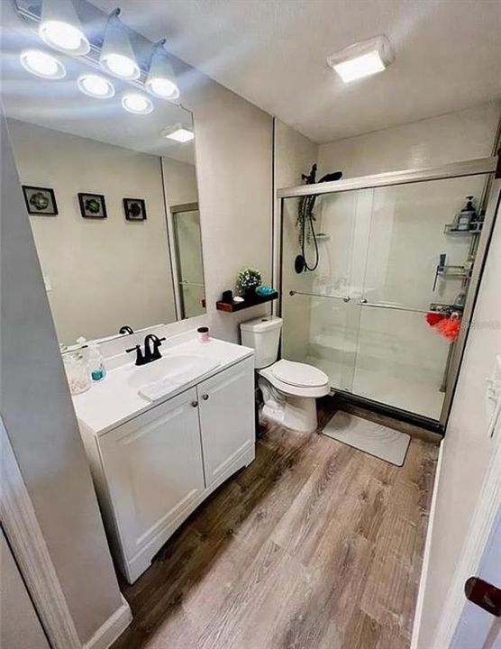 For Rent: $1,475 (1 beds, 1 baths, 642 Square Feet)