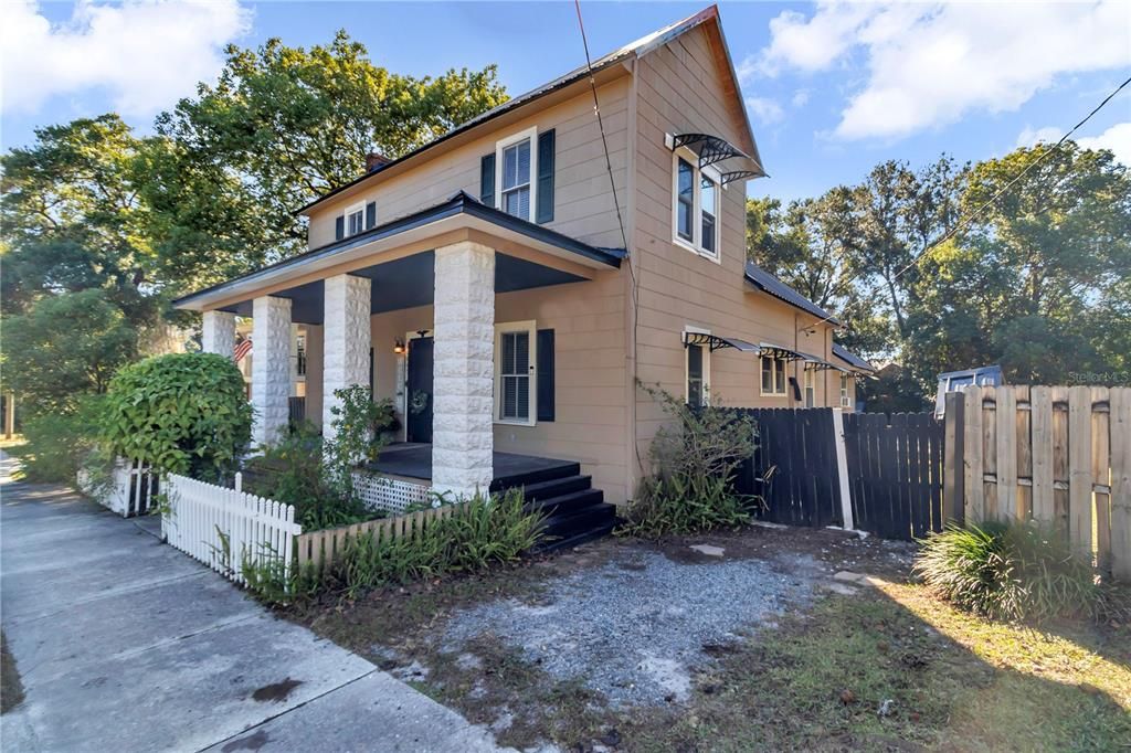 На продажу: $198,000 (4 спален, 2 ванн, 1686 Квадратных фут)