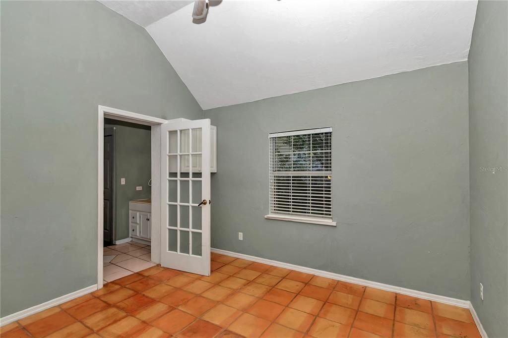 На продажу: $198,000 (4 спален, 2 ванн, 1686 Квадратных фут)