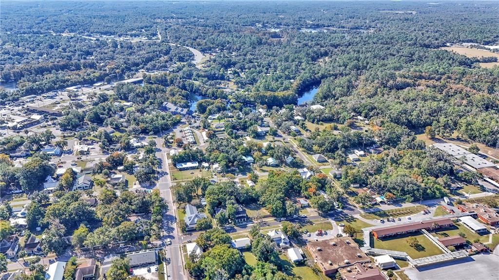 На продажу: $198,000 (4 спален, 2 ванн, 1686 Квадратных фут)