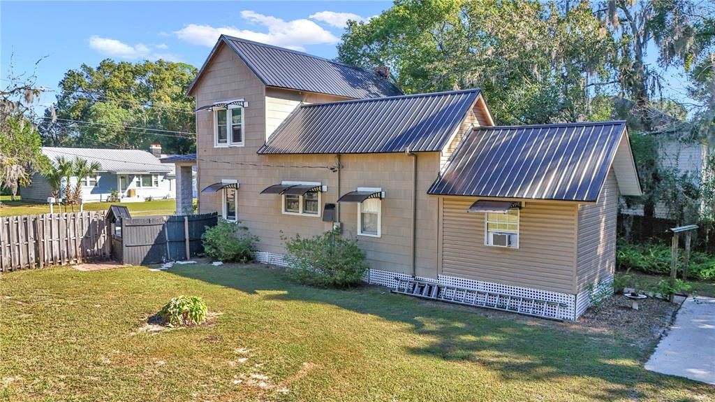 На продажу: $198,000 (4 спален, 2 ванн, 1686 Квадратных фут)