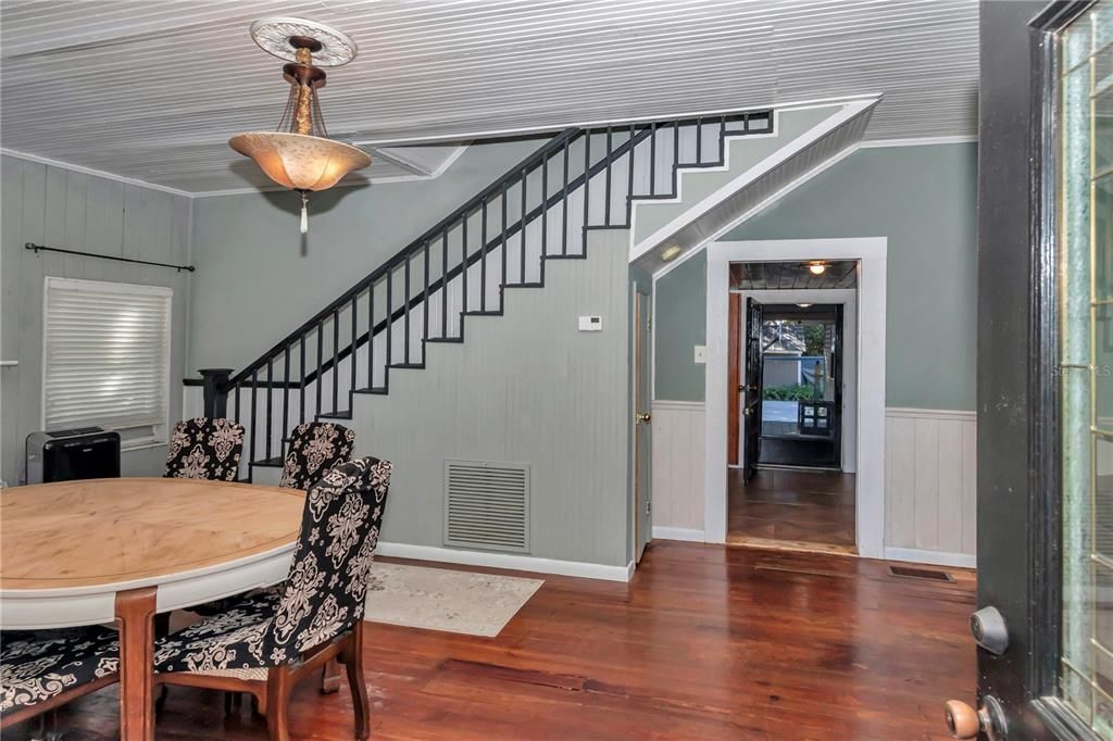 На продажу: $198,000 (4 спален, 2 ванн, 1686 Квадратных фут)