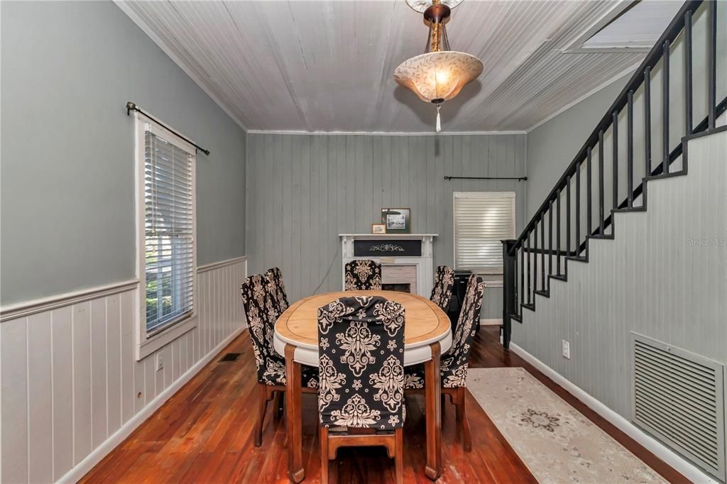 На продажу: $198,000 (4 спален, 2 ванн, 1686 Квадратных фут)