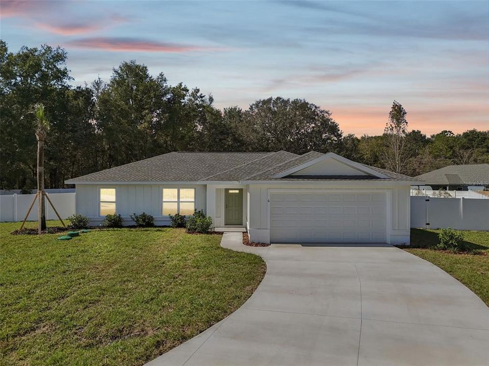 Active With Contract: $289,900 (3 beds, 2 baths, 1453 Square Feet)