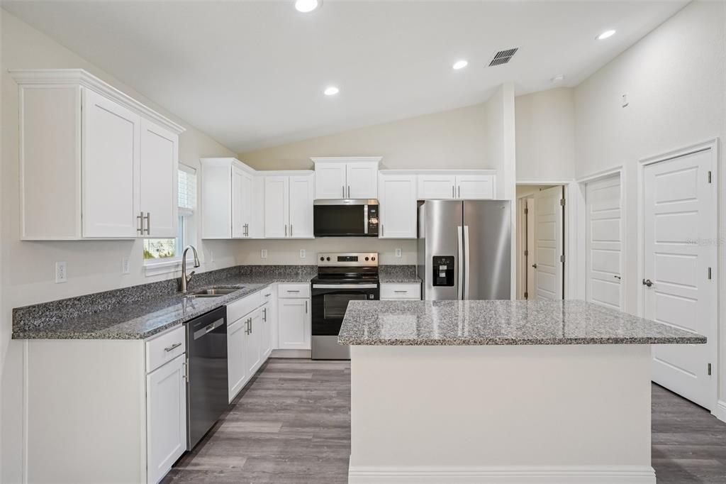 Active With Contract: $289,900 (3 beds, 2 baths, 1453 Square Feet)