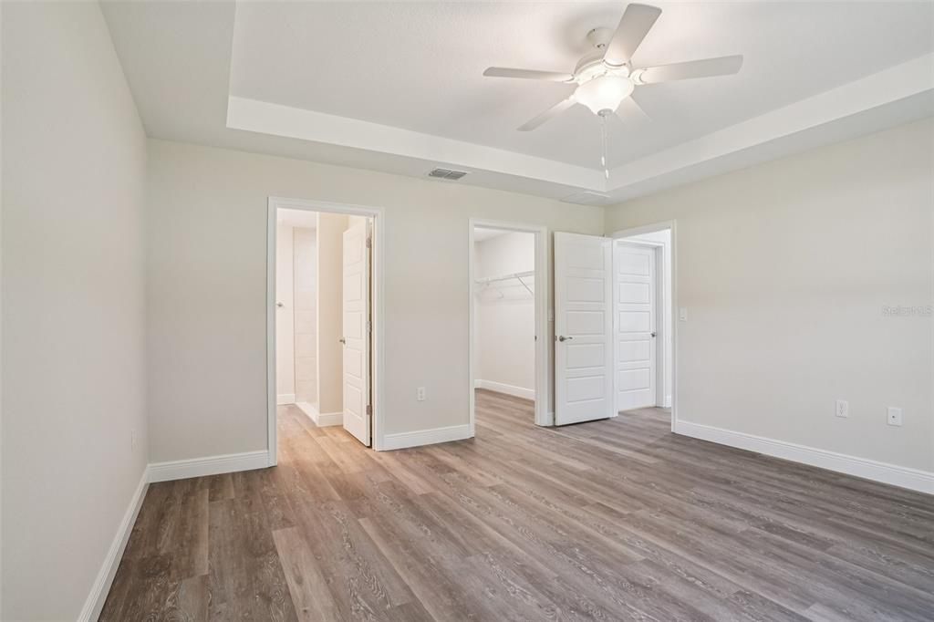 Active With Contract: $289,900 (3 beds, 2 baths, 1453 Square Feet)