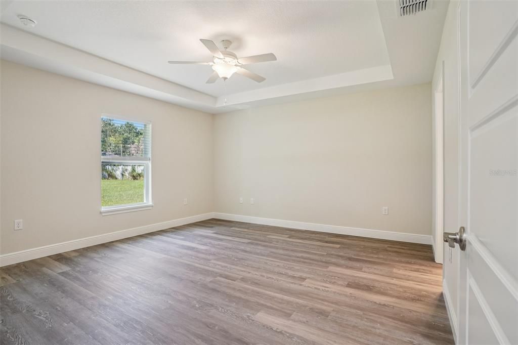 Active With Contract: $289,900 (3 beds, 2 baths, 1453 Square Feet)